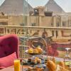 king pyramids view hotel
