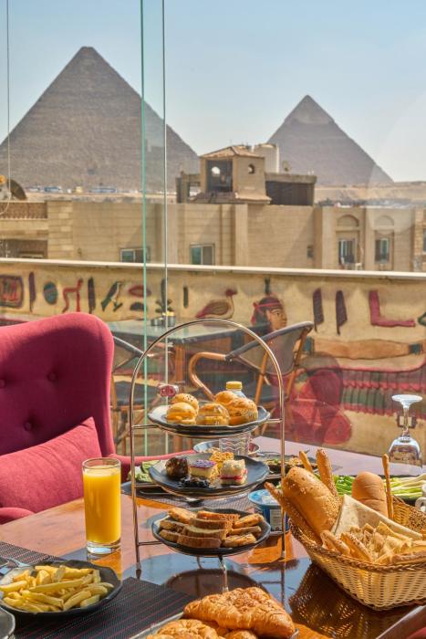 king pyramids view hotel