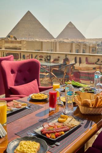 king pyramids view hotel