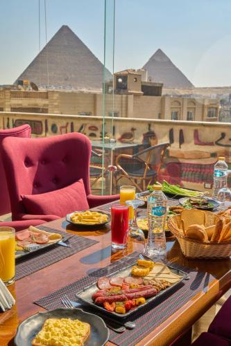 king pyramids view hotel
