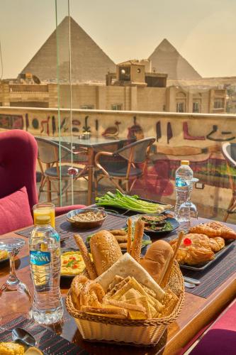 king pyramids view hotel