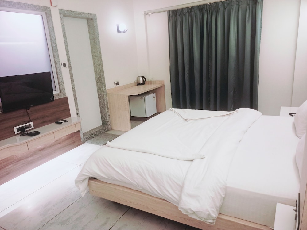 treebo sai rekha inn