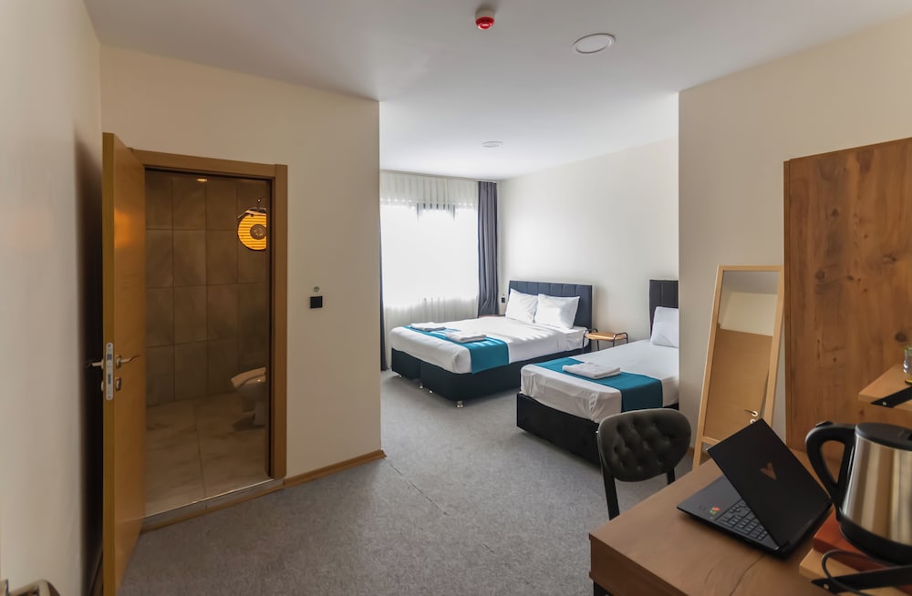 la casa de airport hotel