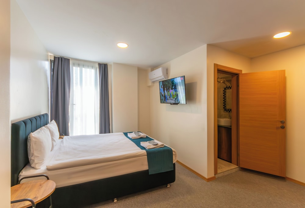 la casa de airport hotel