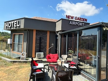 la casa de airport hotel