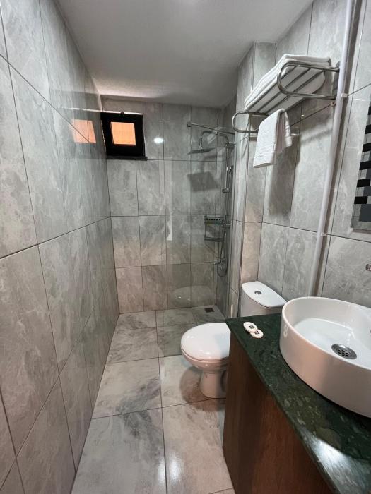 la casa de airport hotel