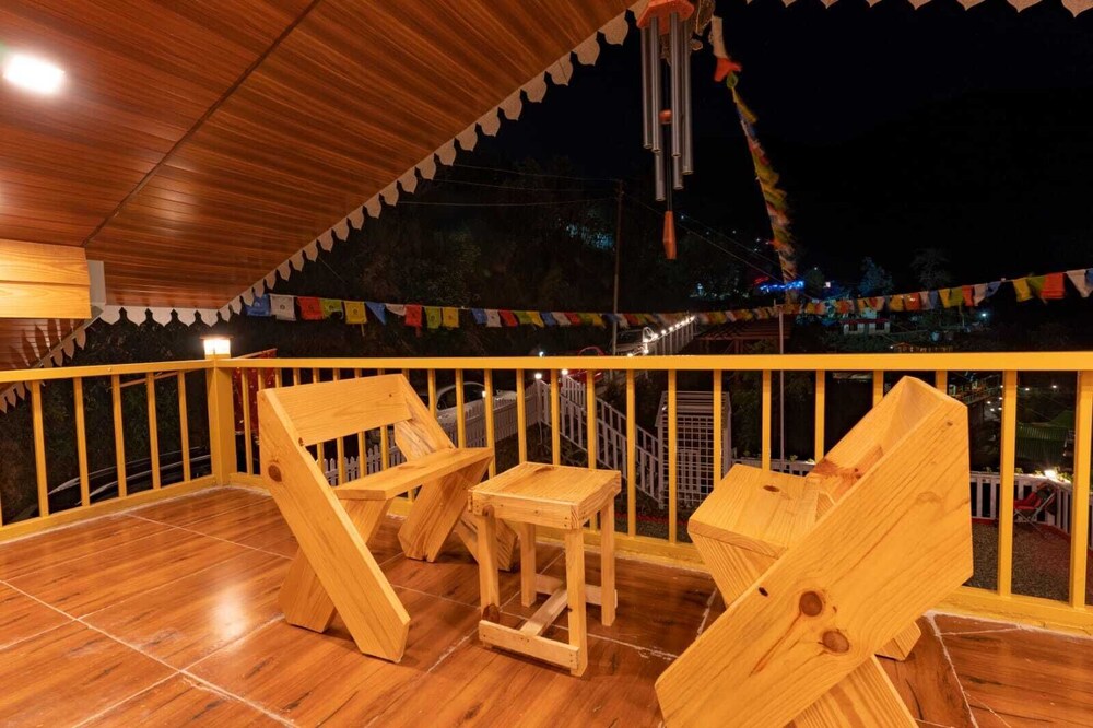 the oaknut cottage birding lodge