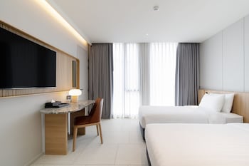 saan hotel sathorn
