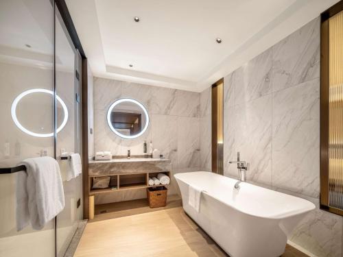 hilton garden inn jiangmen xinhui