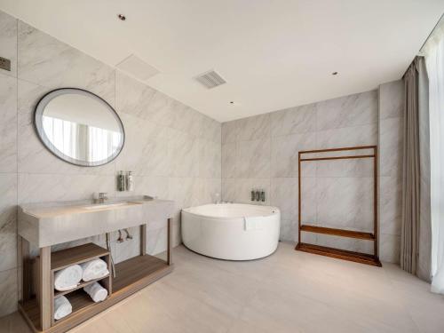 hilton garden inn jiangmen xinhui