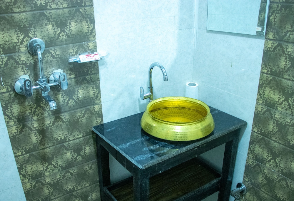 naya gaun resort sarangkot