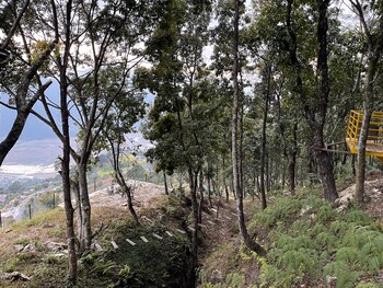 naya gaun resort sarangkot