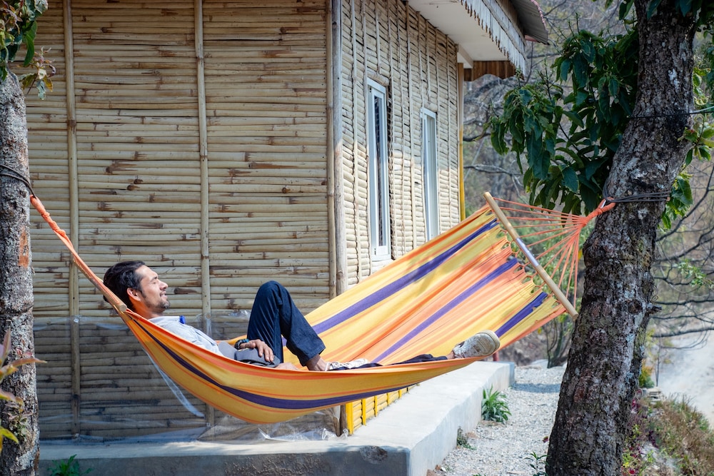 naya gaun resort sarangkot