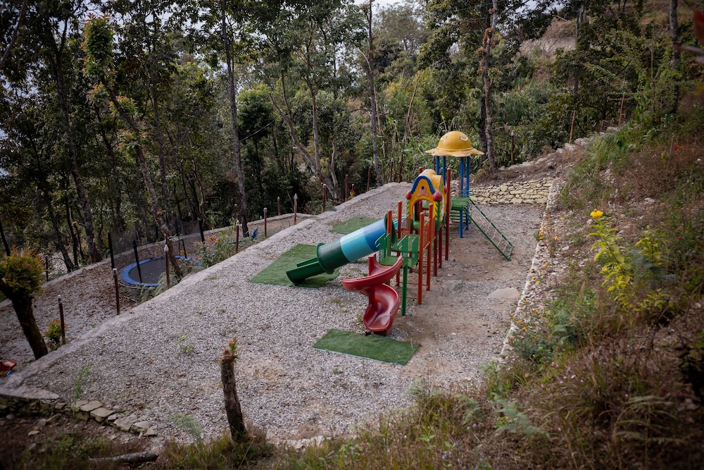 naya gaun resort sarangkot