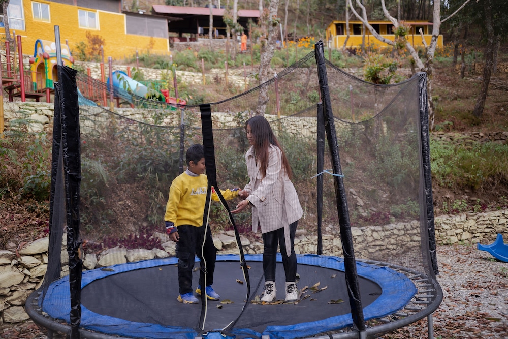 naya gaun resort sarangkot