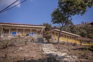 naya gaun resort sarangkot