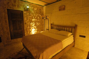 euphoria cave house