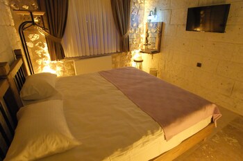 euphoria cave house
