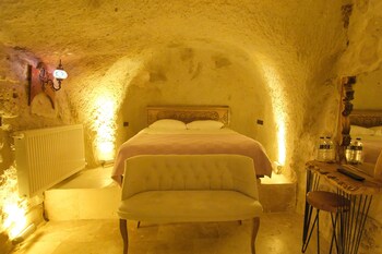 euphoria cave house