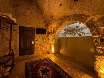 euphoria cave house