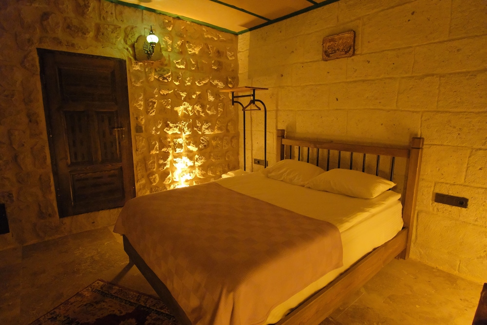 euphoria cave house