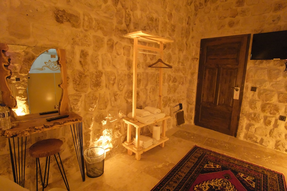 euphoria cave house