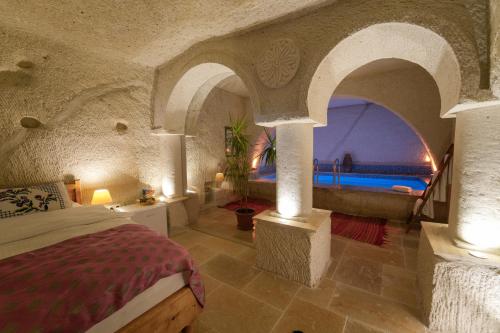 my cave suites
