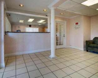 econo lodge meridian south