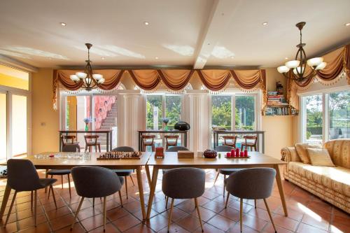 hacienda resort mae phim