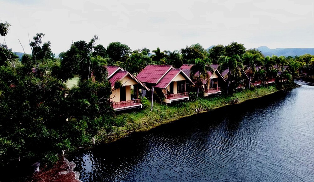 khao yai lake hill resort