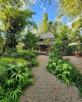 khao yai lake hill resort