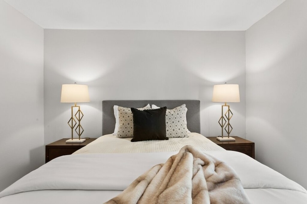 university serenity suites