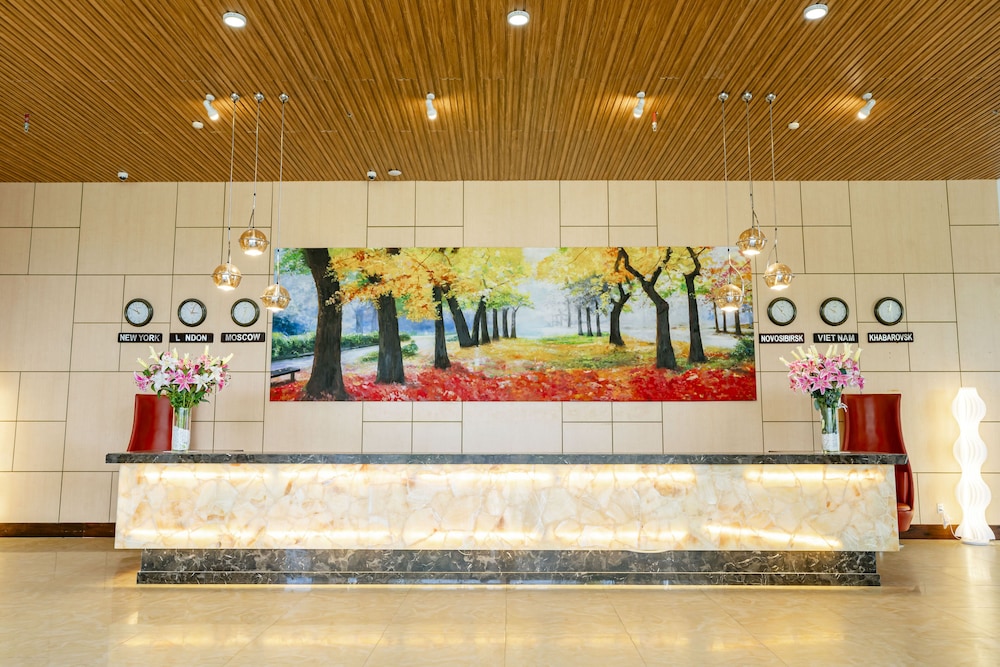 oceanwaves beach resort cam ranh