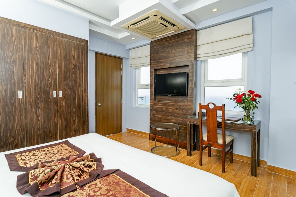 oceanwaves beach resort cam ranh