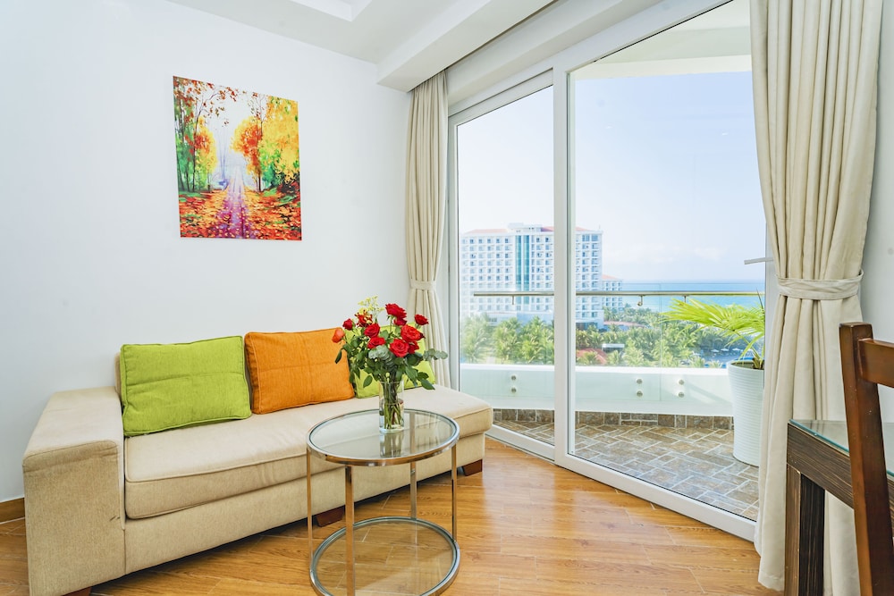 oceanwaves beach resort cam ranh