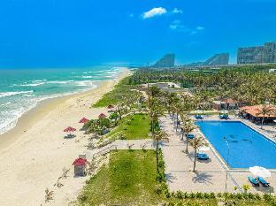 oceanwaves beach resort cam ranh