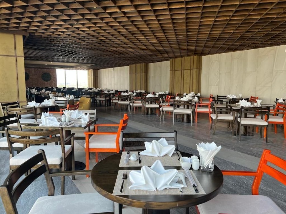 johnny nguyen victor condotel phu yen