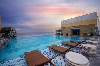 johnny nguyen victor condotel phu yen