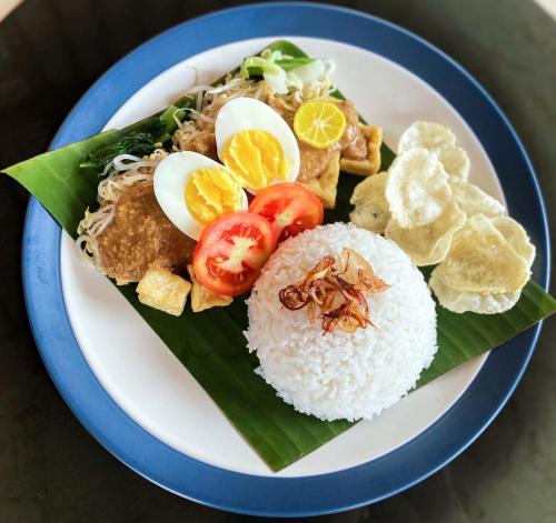 camaradvipa retreat munduk