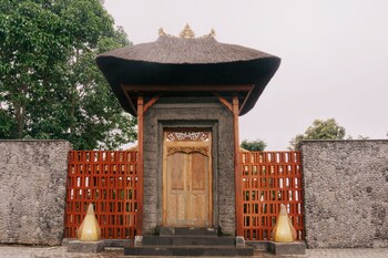 camaradvipa retreat munduk