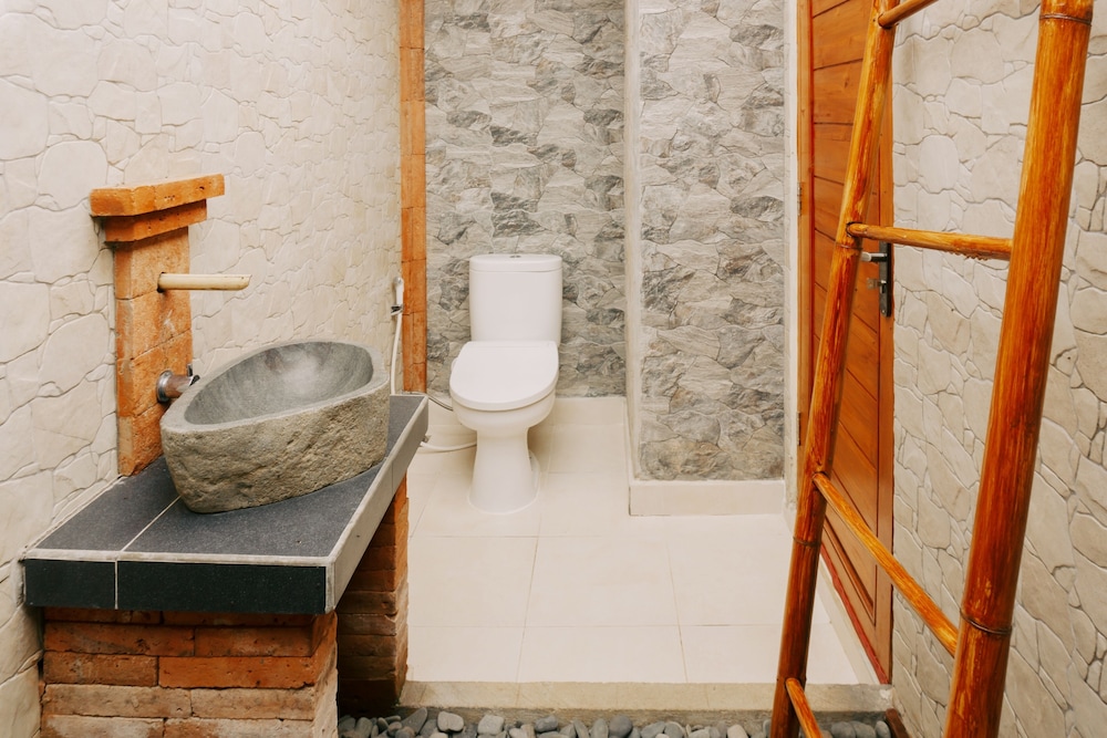 camaradvipa retreat munduk