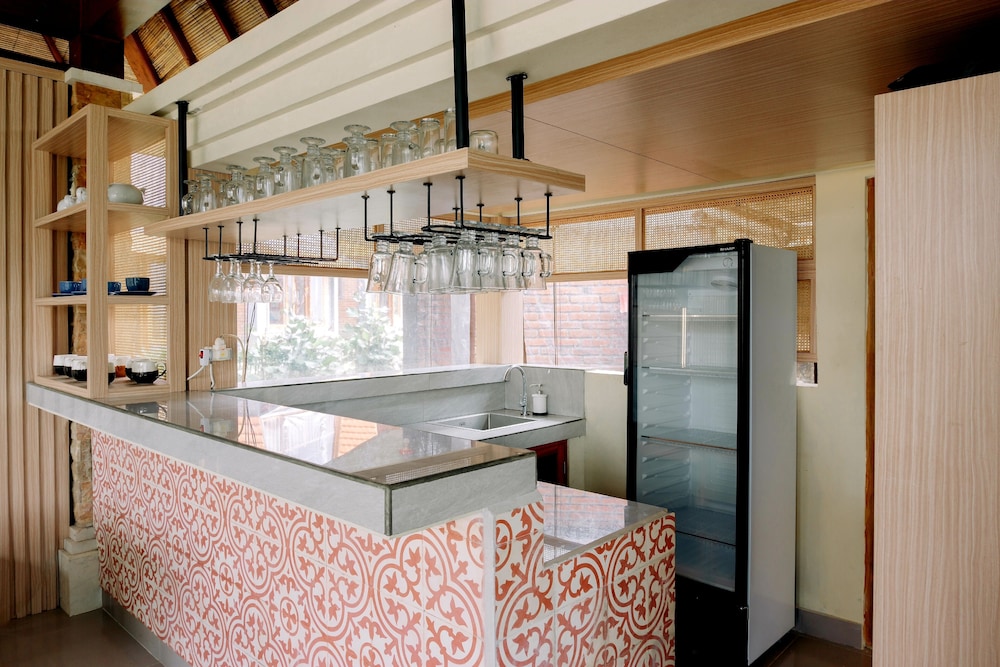 camaradvipa retreat munduk