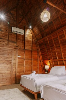 camaradvipa retreat munduk