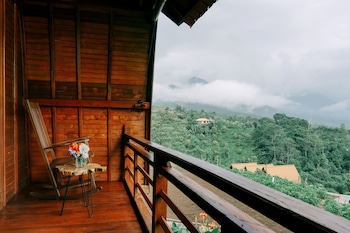 camaradvipa retreat munduk