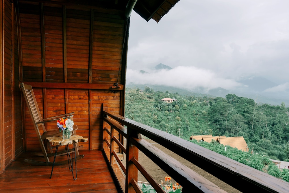 camaradvipa retreat munduk