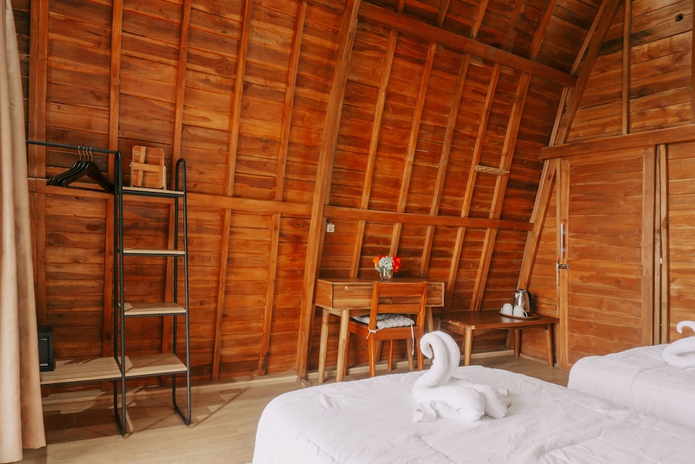 camaradvipa retreat munduk