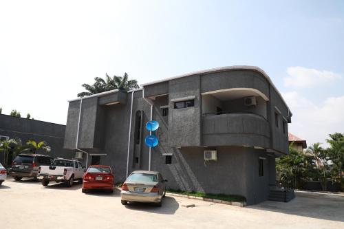 d and d apartments