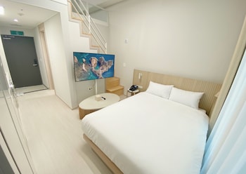 uh flat the sokcho