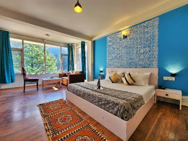 page 3 riverside rooms and bar