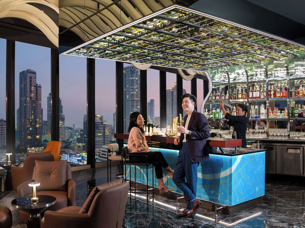 mercure bangkok surawong